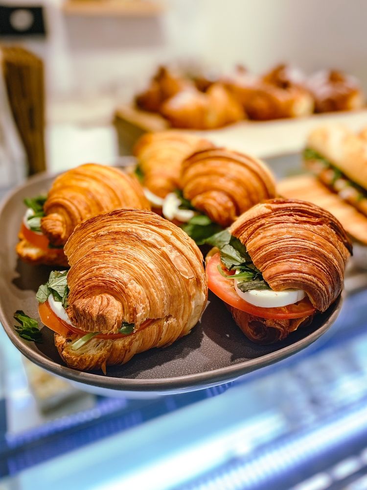 Momona Bakery